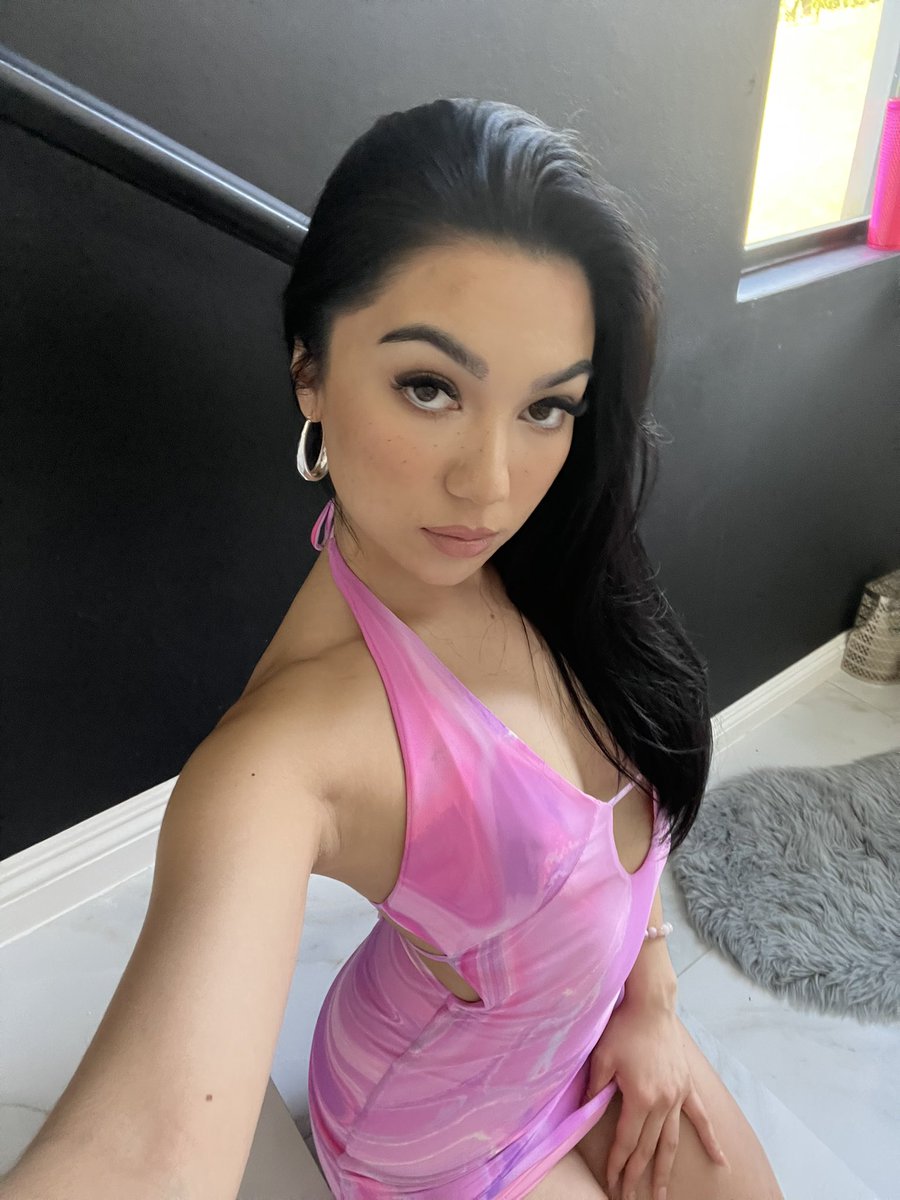 IISOLEILB's tweet photo. vday readyyy💗🧞‍♀️ https://t.co/I5AsFyNFZX