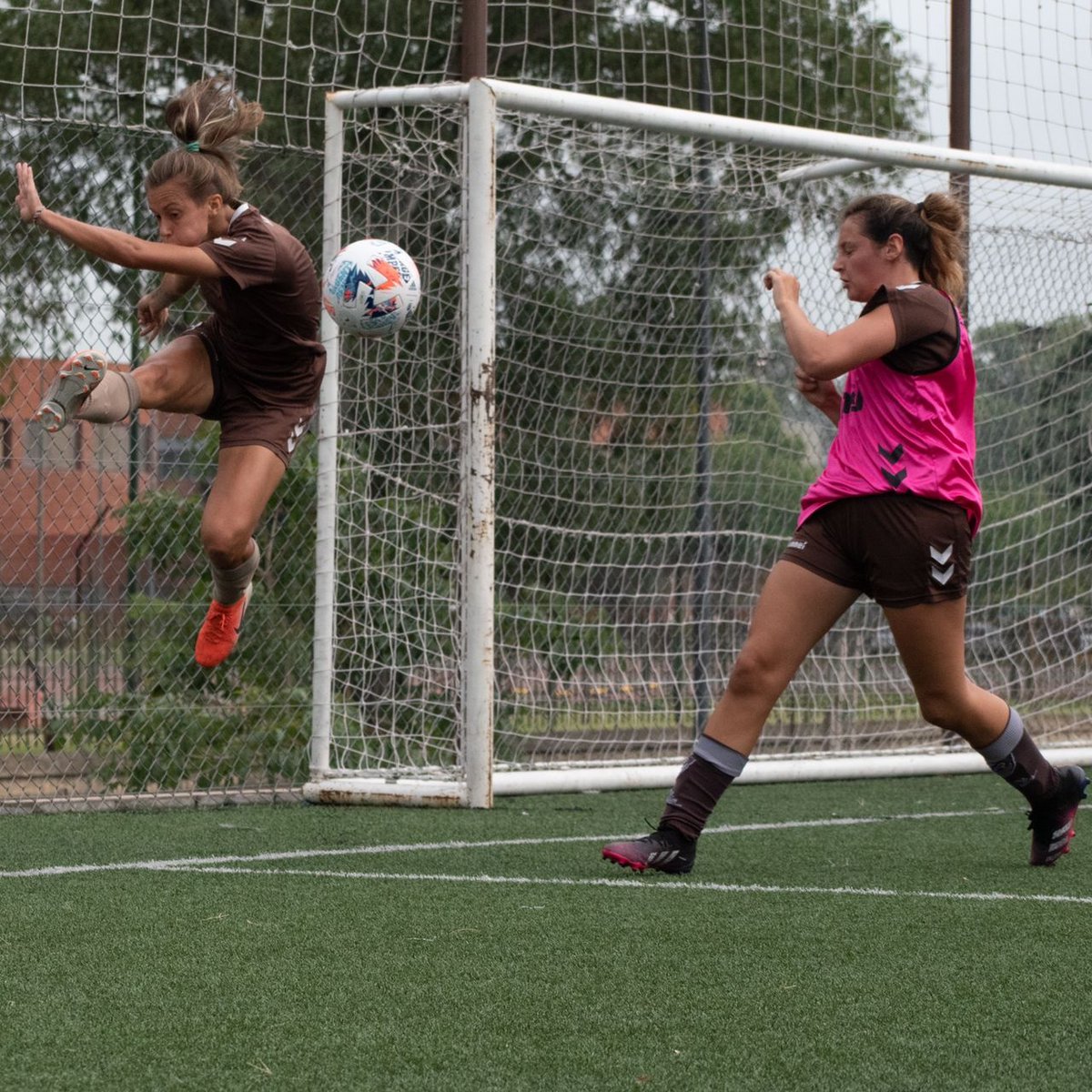 capfutfem's tweet photo. #PrimeraDivisión 🔜📆 Próximos amistosos definidos:

👉🏼 2️⃣9️⃣/1️⃣: Talleres (RE)
👉🏼 5️⃣/2️⃣: Lanús
👉🏼 1️⃣2️⃣/2️⃣: Ferro Carril Oeste
👉🏼 1️⃣9️⃣/2️⃣: Estudiantes (BA)

#VamosCalamares🦑 https://t.co/xkqItfDHvF