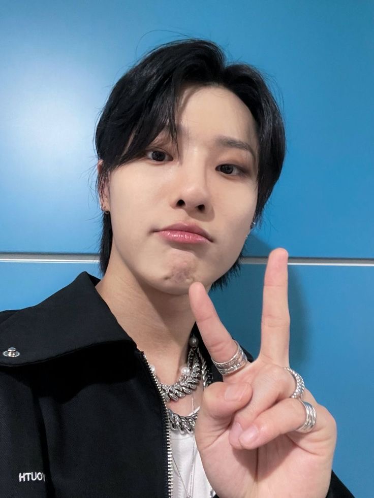 woodzhourly's tweet photo. #WOODZ #우즈 #조승연 #SEUNGYOUN @c_woodzofficial https://t.co/toqZblWjle