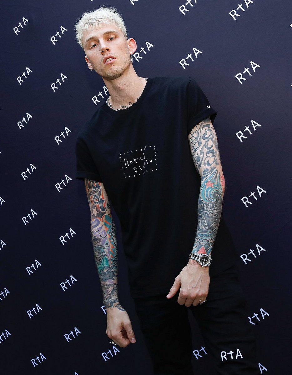 HippyHawking's tweet photo. No thoughts, just Machine Gun Kelly during the Hotel Diablo era. https://t.co/hxsEcb0lBi