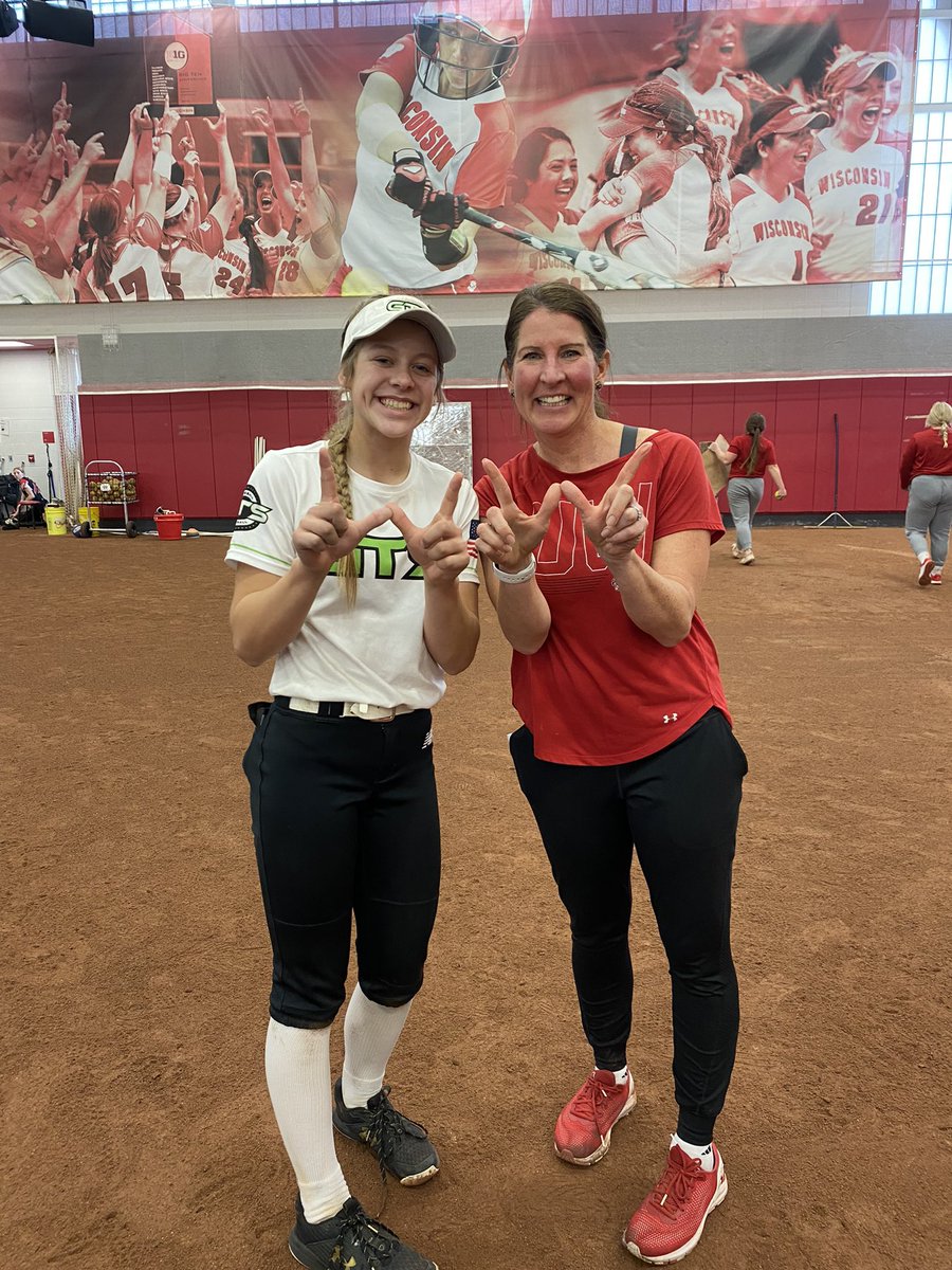 hildie_dempsey's tweet photo. Thank you @BadgerSoftball for an awesome camp! Learned some new drills and had fun competing! @YvetteHealy @dzym6 @Coach_Veee @Eden_Dempsey @CoachMorganG @GTSBBSB @Los_Stuff @StriveSoftball https://t.co/28qpIsoGuz