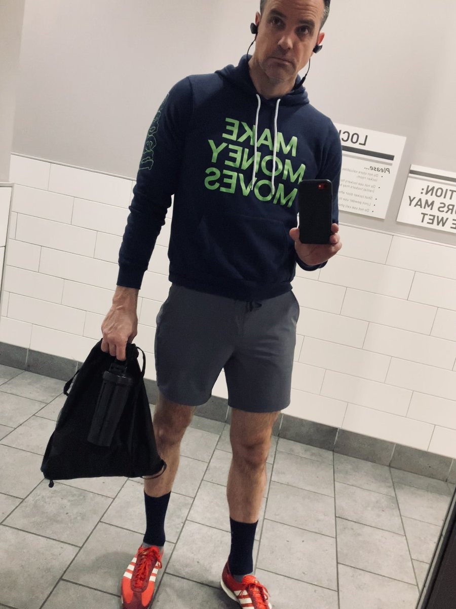 RealDealLawman's tweet photo. Making #SwellMoney moves at the gym today. Thanks for the gear @Camp4! #howmuchyabench https://t.co/xkwDkYTmaC