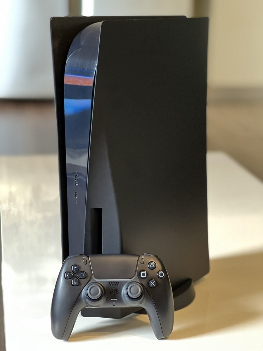 news2reviews's tweet photo. Digging the midnight black console cover๐
#PlayStation #PlayStation5 #ConsoleCover #MidnightBlack #Sony https://t.co/xCSw4dbteb