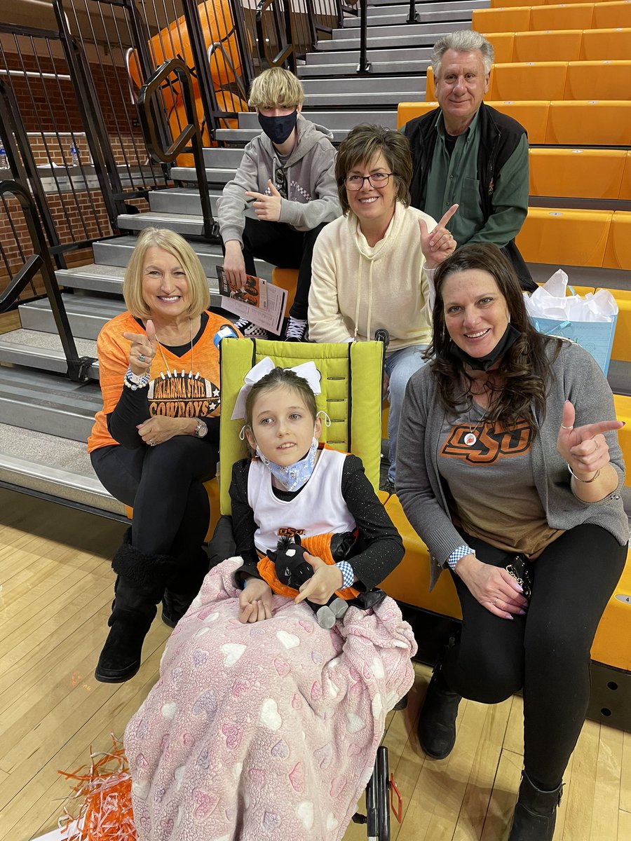 cowboyvoice's tweet photo. Love this girl and her family! She is a fighter! #FutureVet https://t.co/IEa7yNhKQE