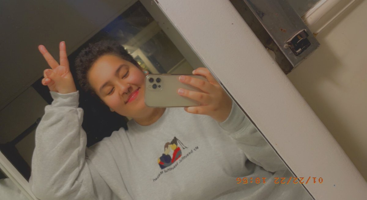 morgyn_m's tweet photo. My Druig and Makkari pullover arrived!!! I’m absolutely in love with it. I also have it in a pin that’s now on my bag #eternals #DRUKKARI @BarryKeoghan @LaurenRidloff https://t.co/a4Hm7fQRPI