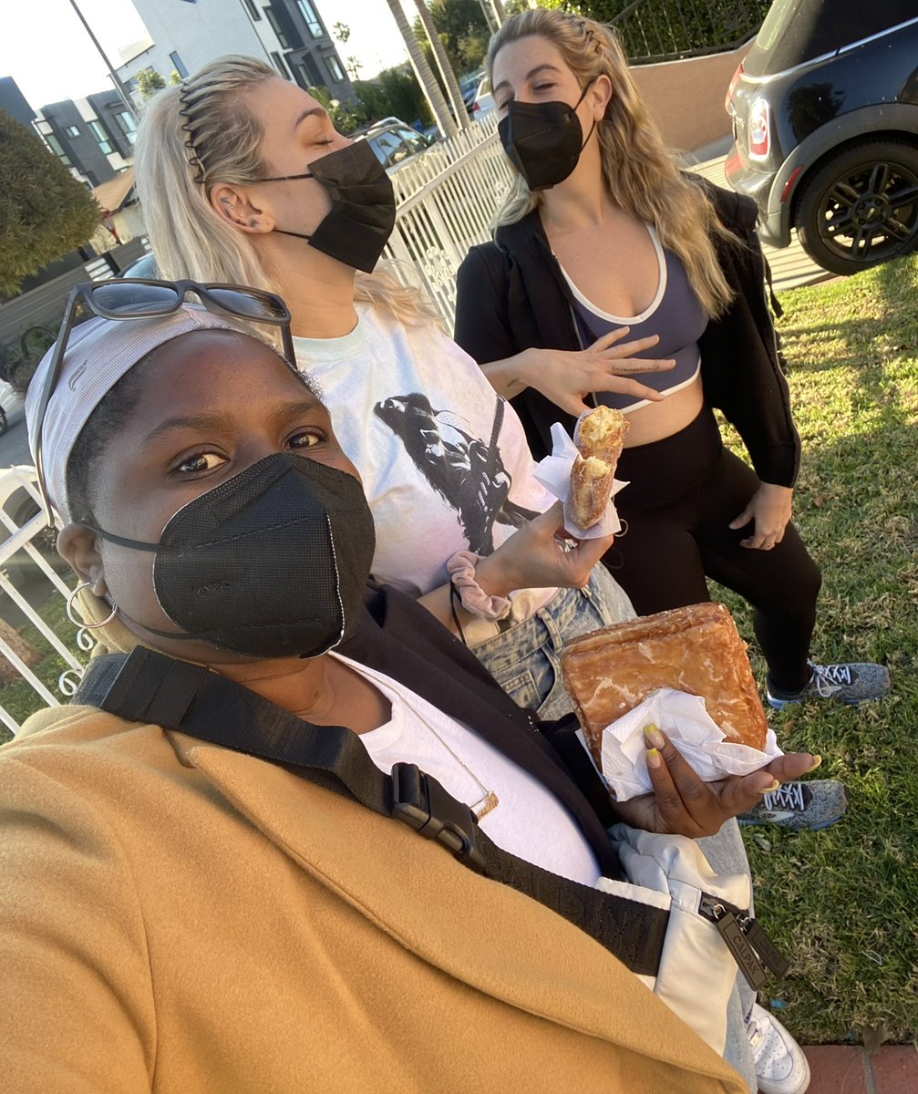 chydavin's tweet photo. We surprised our quarantined bestie on her birthday and partied like it was March 2020. https://t.co/8ZJhLM9s2u
