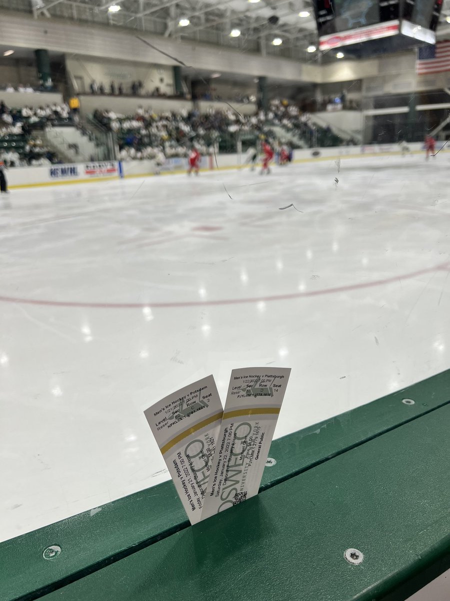 mikeytheoher's tweet photo. The atmosphere in the Deborah F. Stanley Arena and Convocation Hall is electric…
And we are off to the races… 2-0 with @sunyoswego in the lead…
…only four minutes into the first period.
#whiteout #whiteoutweekend https://t.co/nkVAhT4jNE