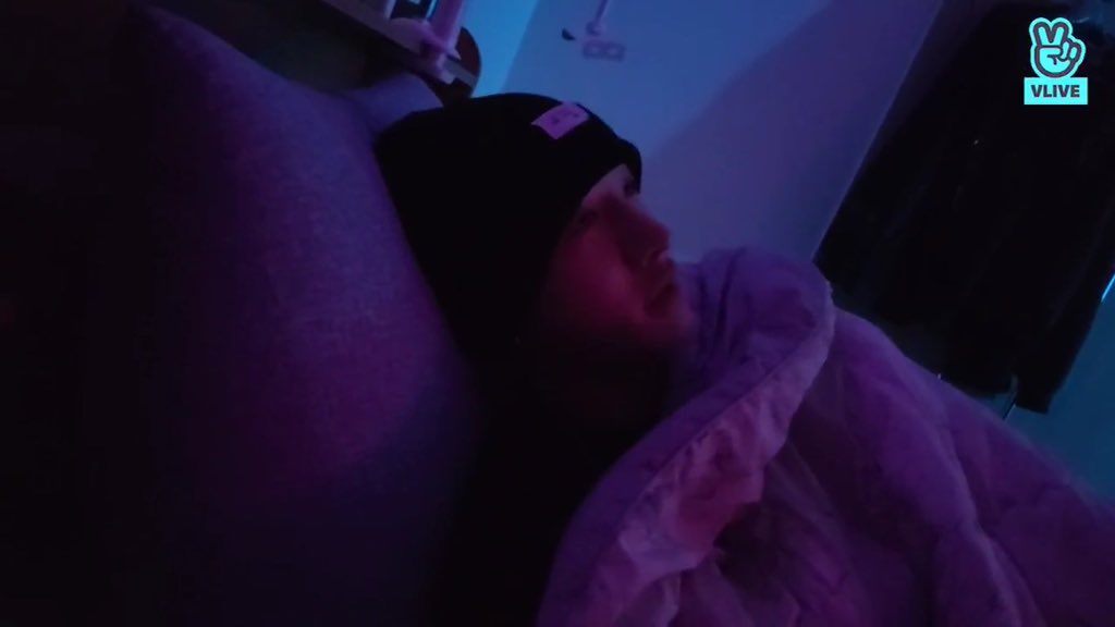 shadowlikeme_'s tweet image. Gün sonu hayatı sorguluyorum şu şekil jdjej