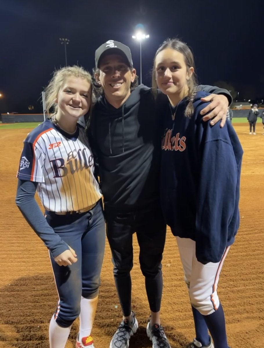chaynie2025's tweet photo. so thankful for this opportunity to train under @LindsayFico at @MercerUSoftball !! 
along with working with @KlimMichael  !
go bears &amp;&amp; go bullets!!!!! 🧡🧡🐻 https://t.co/WY0IBcivl8