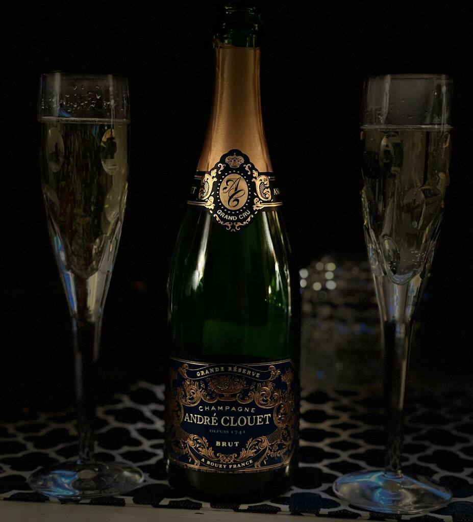 hvwinegoddess's tweet photo. She said YES to the dress. Celebrating before the bill comes. Melanie is going to rock the dress in October. Momma will need lots of tissues.
.
#yestothedress #champagne #bubblie #bubbles #chaching #champs #champagnetoast #motherofthebride https://t.co/95f41IxCRI https://t.co/lmhGnGNgf2