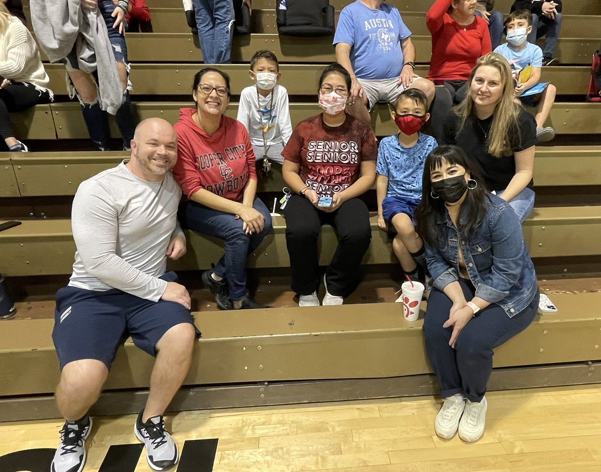 MarkPOLoughlin's tweet photo. Celebrating our Seniors @cchscowboys2022  Congratulations! We are so proud of you🤠🏀 https://t.co/4kSrqkVMZH