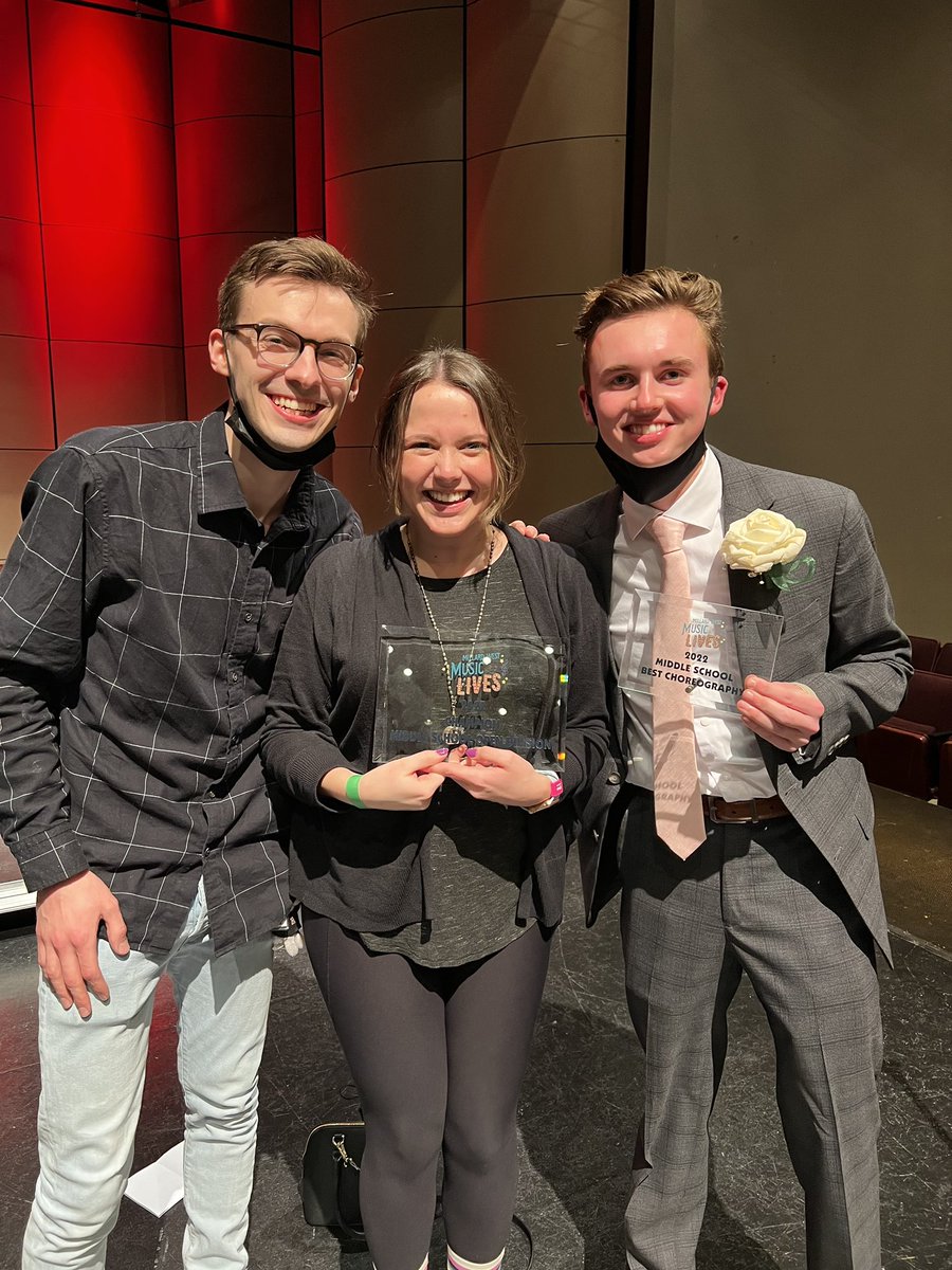 BethLFink's tweet photo. Congratulations @mps_russell Leaders of the Pack! They were grand champions and won best choreography and best solo at the @MWHSactivities Music Lives Show choir Competition! Thank you to Mr. Firkins and Miss Brown for your dedication to our students’ development and success! https://t.co/1EnOFGBI6Y
