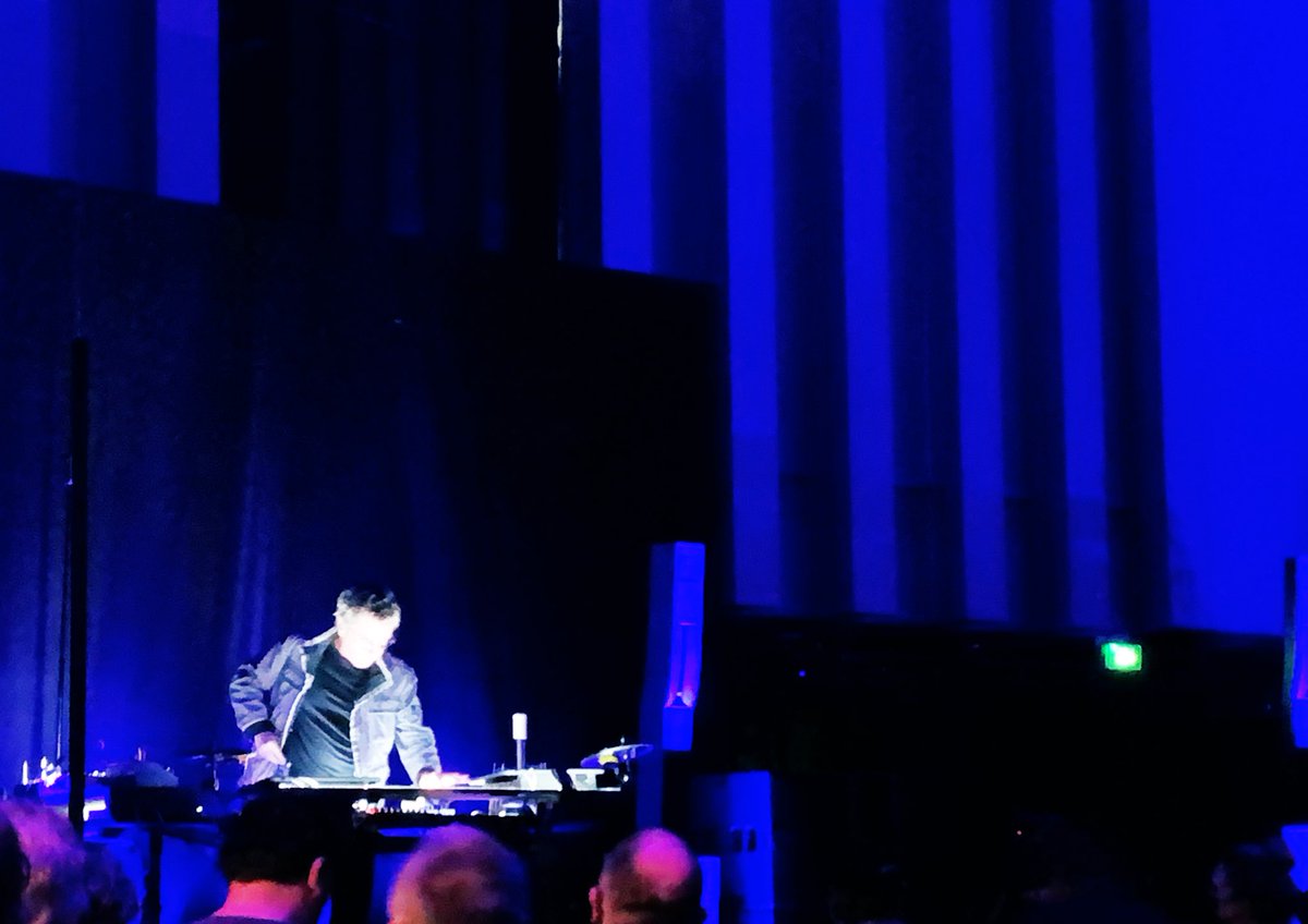 constanceclara_'s tweet photo. Quelle nuit ! Après le @cmc_paris et le leur magnifique Werther, @jeanmicheljarre avec l’avant-première d’Oxymore à 360° pour l’ #hyperweekendfestival de @radiofrance https://t.co/476Lsh5LwV