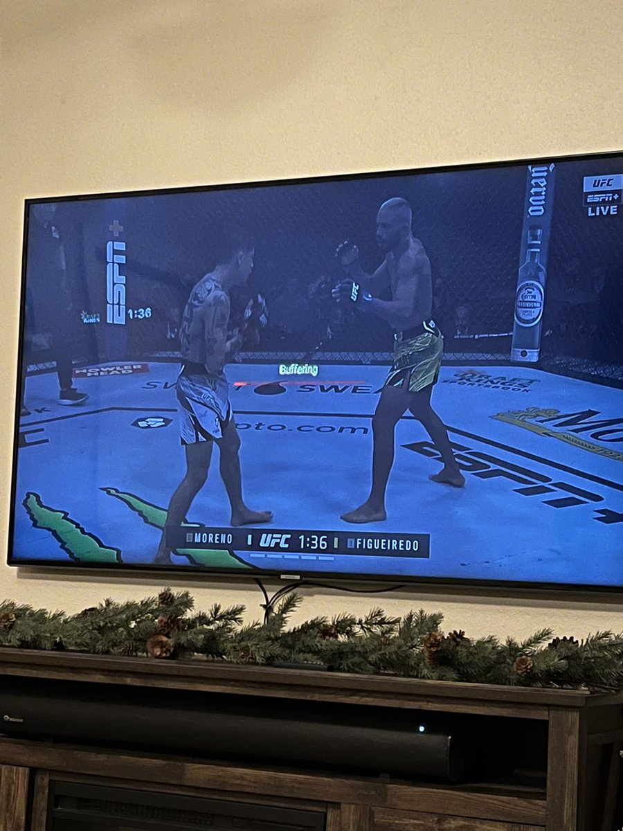 Tyler22555098's tweet photo. @espn @ufc @ESPNPlusHelp 
Paid $74.99 to watch buffering every 10 seconds. Literally can not watch the fights. https://t.co/zZGN4sWyeS