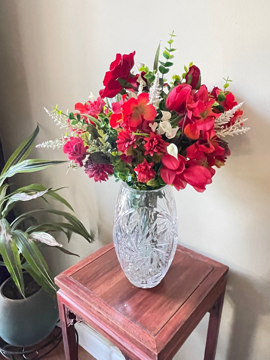 #ValentinesDay #RedFloralBouquet in a #Vintage #CutGlass #ChrystalVase  #floralvase #floralarrangement #redflorals etsy.me/32s4AS2