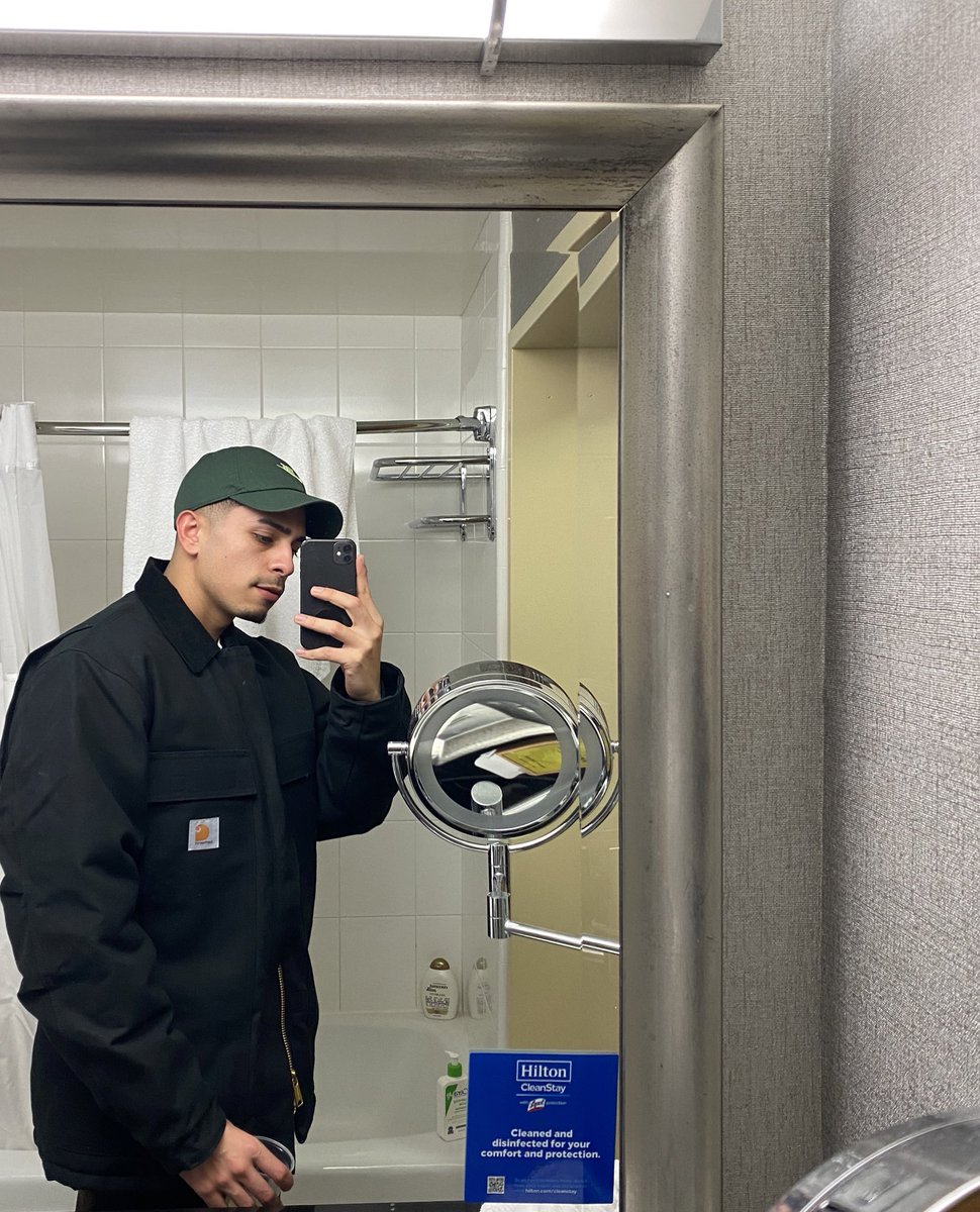 gorge_swavey's tweet image. Glowing in the dark 👀