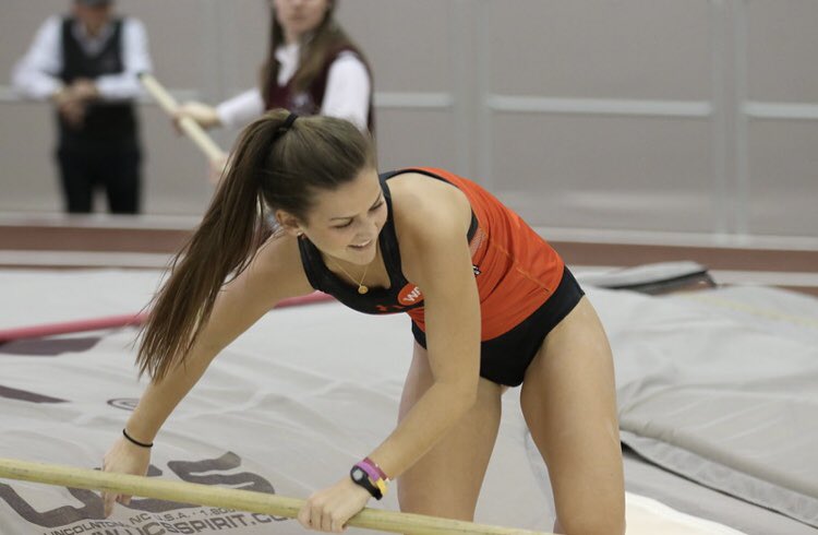 Lifetime double PR of 3.68m and 3.83m, ‘twas a great day to be a bearkat🥳