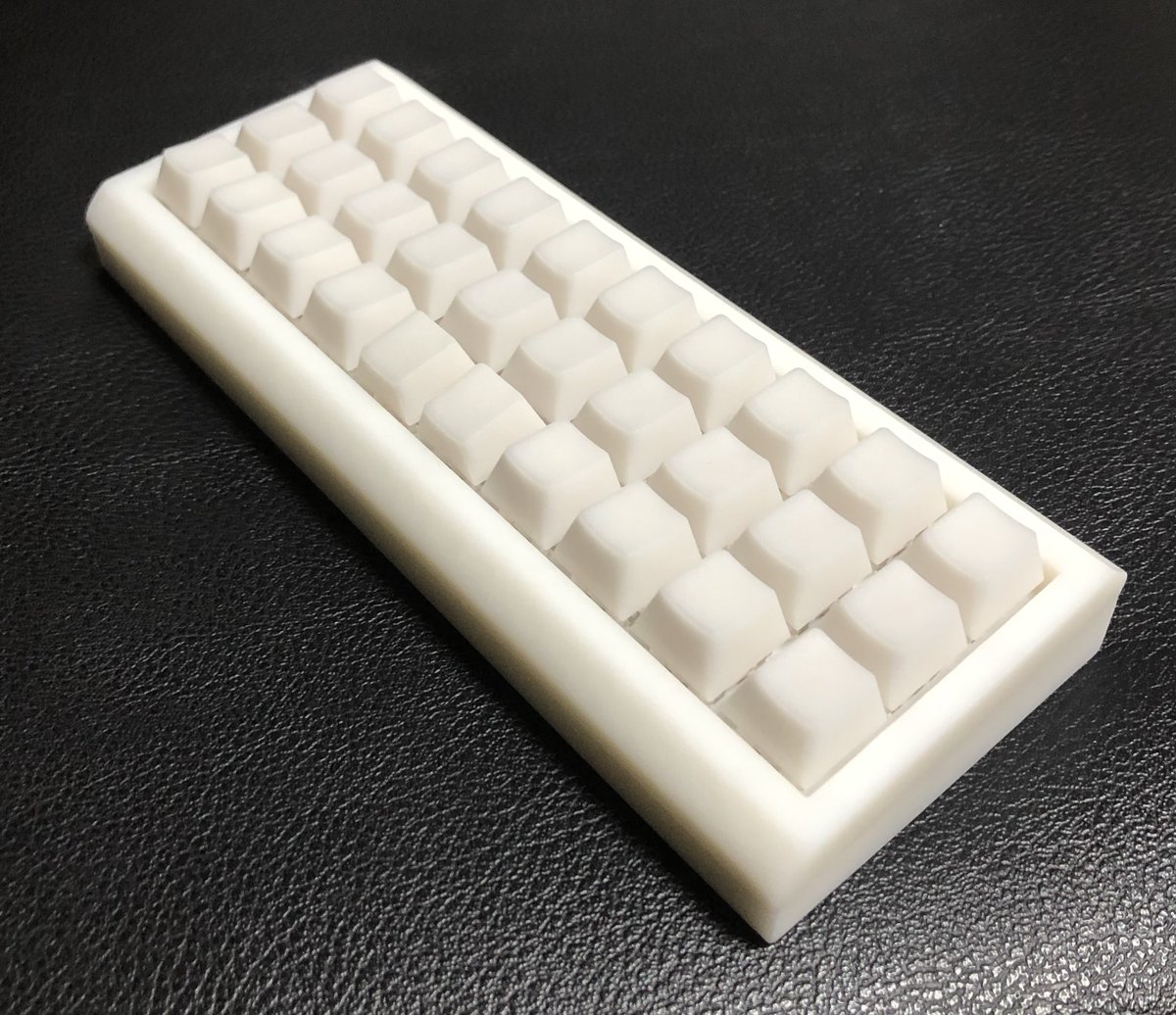 kurihary's tweet image. Gherkin Keyboard Type-PiPi  2nd 雪 無刻印
Keyboard: PiPi Gherkin ,Case:3DP .stl @ngmdesign
Switch: zorro red
Keycap: POM Jelly OEM Profile
#KEEB_PD #KEEB_PD_R80 #PRK_Firmware #Gherkin