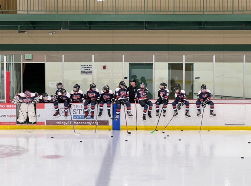 #hdmn2022 Waiting for the refs before the game tonight…