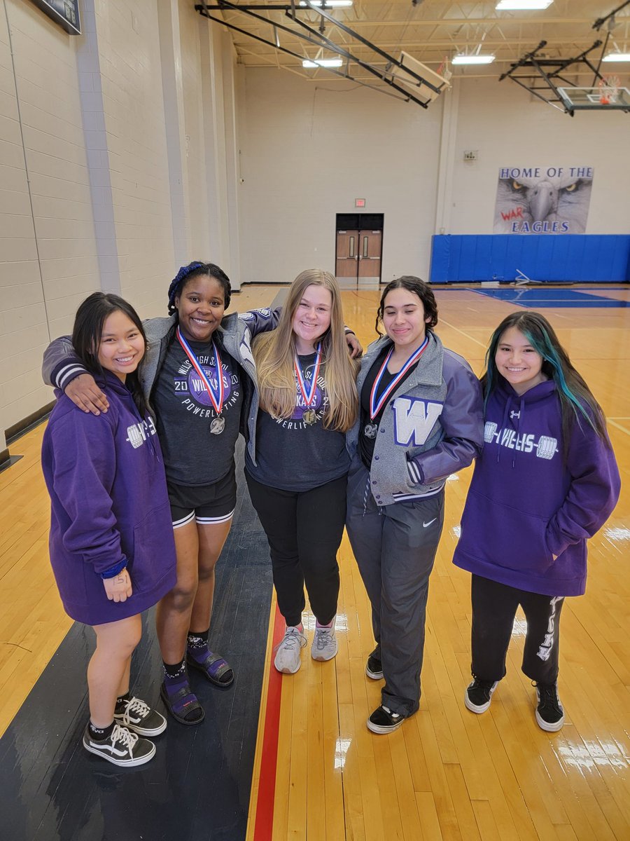 TimKnicky's tweet photo. Easy to coach a bunch of hard working, strong kids!  Great first meet of the year with  7 of our lifters placing in the top three.  Going to be a STRONG powerlifting season.  💪🥇🥈🥉🏋‍♀️ https://t.co/HyUZHrUzKx