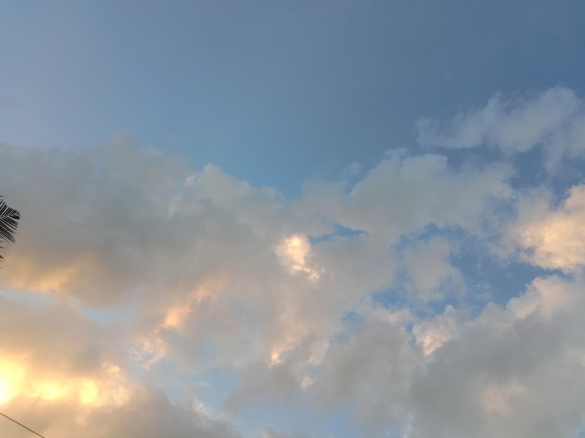 อรุณสวัสดิ์นะครับ ขอให้วันนี้เป็นวันที่สดใสตลอดวันของเธอเลยนะครับคนเก่ง