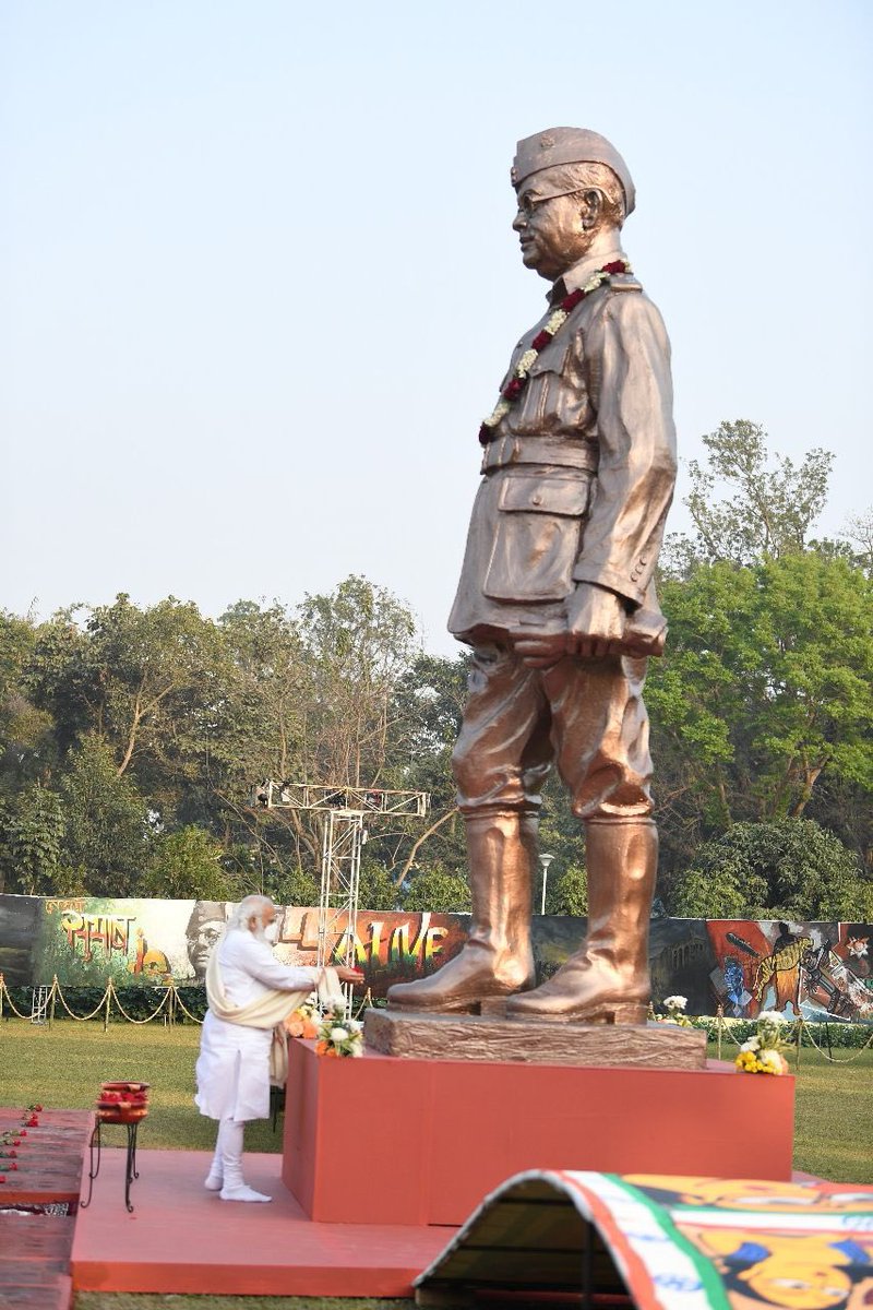 सभी देशवासियों को पराक्रम दिवस की ढेरों शुभकामनाएं। 

नेताजी सुभाष चंद्र बोस की 125वीं जयंती पर उन्हें मेरी आदरपूर्ण श्रद्धांजलि। 

I bow to Netaji Subhas Chandra Bose on his Jayanti. Every Indian is proud of his monumental contribution to our nation.