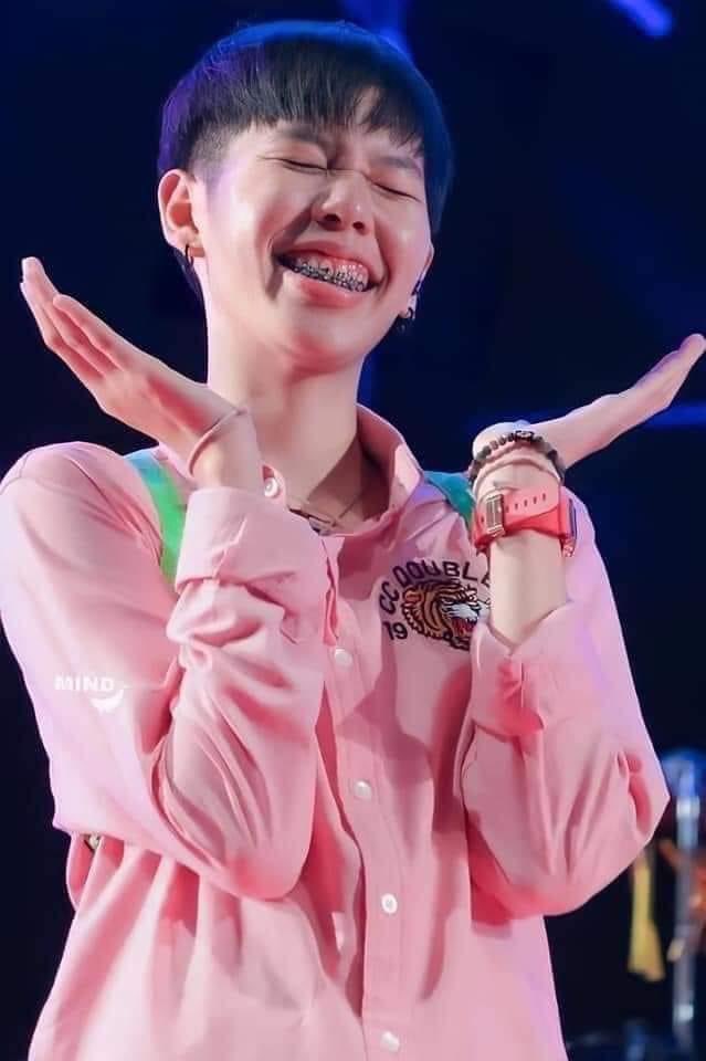 LadyInk24's tweet photo. ผู้กำกับเพลงวนเวียน มาฝากงานน๊าาาา 🥰💕 ธุรกิจครอบครัว อีก4 นาที 💚💛 #วนเวียนพี่โก้ https://t.co/BWHj5v68QI
