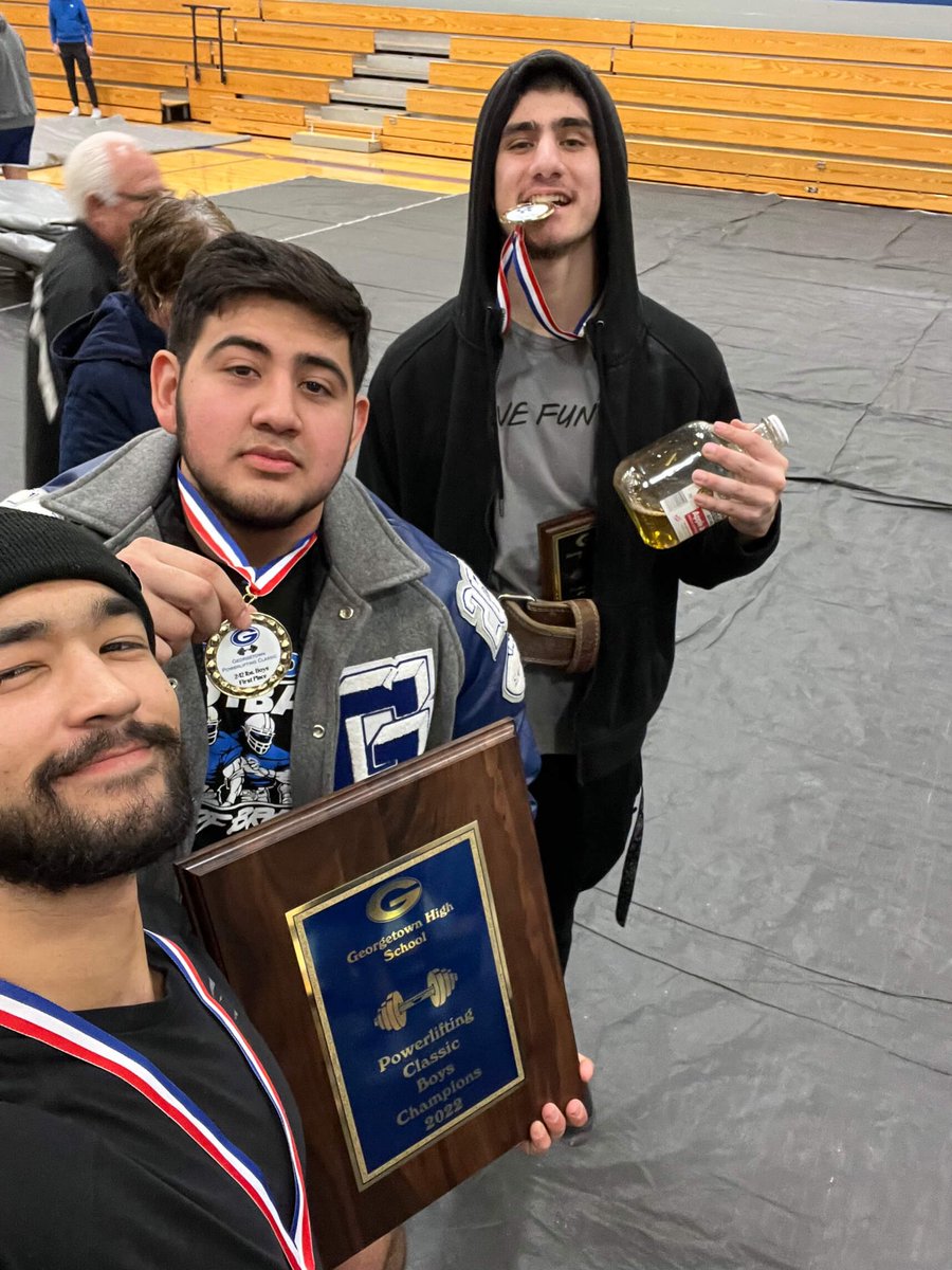 CoachBond2911's tweet photo. Great weekend of Powerlifting! Middle school meets were a success and the GHS Boys and Girls   teams were meet Champions. We had Savanna Ransom, Catherine Ivicic and Jaxon Waters all won best lifter awards! 
#GTDNA
#GOLDMEDALS
@CoachDean_GISD 
@Mr_B_Johnson
@CoachFarney https://t.co/GmXrICIpR1