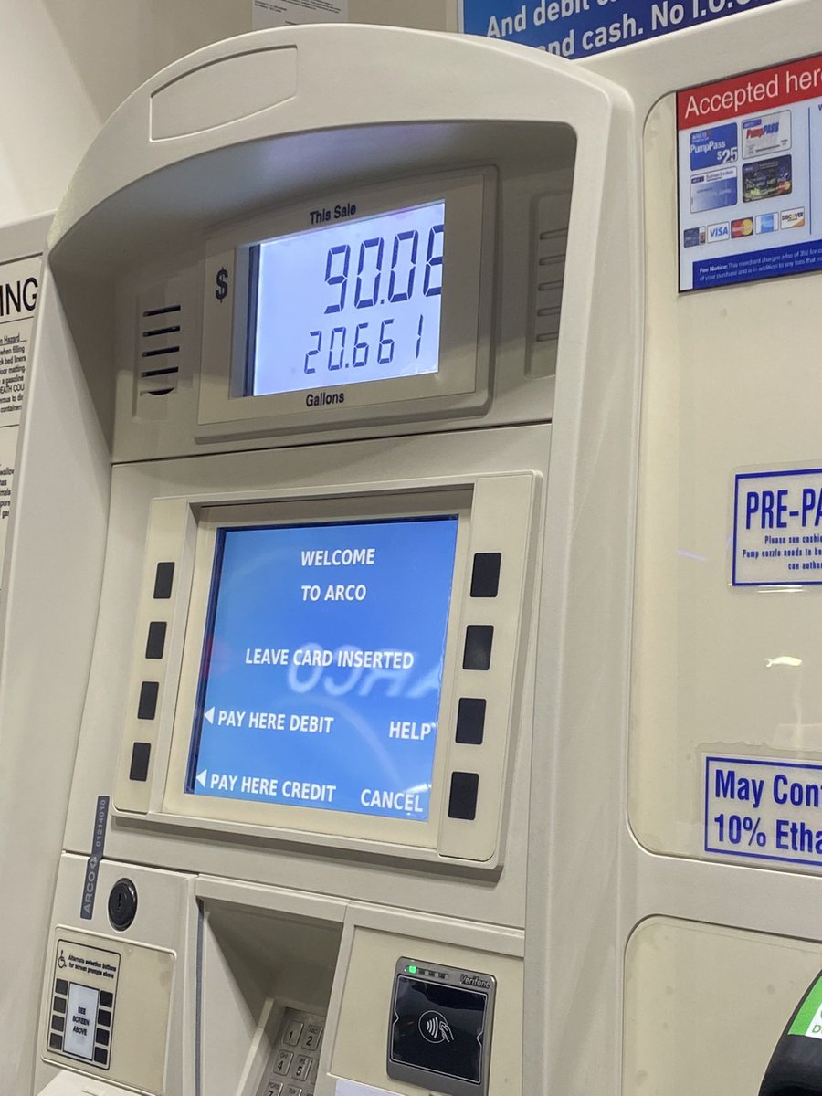 Efreegon's tweet image. What a time to be alive #2022vibes 🥲