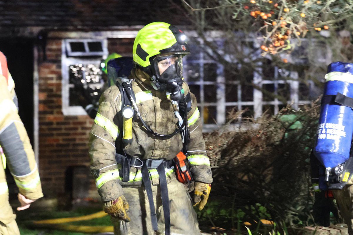 WestSussexFire's tweet photo. UPDATE: This incident has now been scaled back. Crews from @station_48 and Lancing remain in attendance, damping down and checking for hotspots using a thermal imaging camera.

Thank you to local residents for your patience whilst we continue to deal with the fire. https://t.co/lV3pQQOKi4