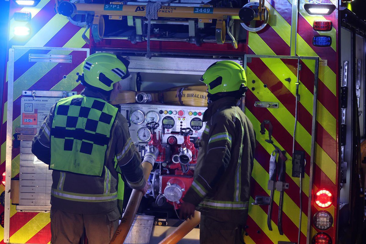 WestSussexFire's tweet photo. UPDATE: This incident has now been scaled back. Crews from @station_48 and Lancing remain in attendance, damping down and checking for hotspots using a thermal imaging camera.

Thank you to local residents for your patience whilst we continue to deal with the fire. https://t.co/lV3pQQOKi4