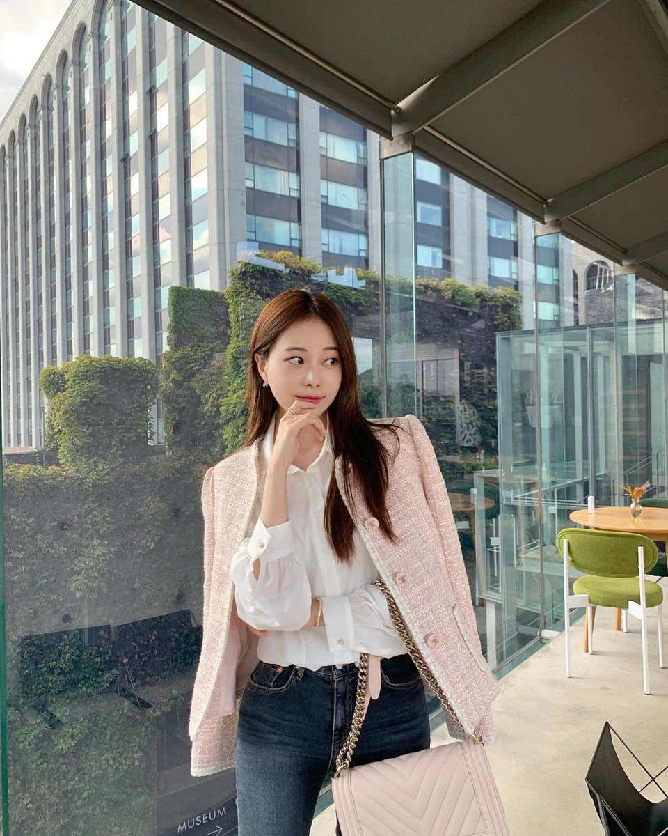 D86291509's tweet photo. 인생은 여행과 같아서 목적지를 정했지만 가고 있다는 느낌을 받지는 못합니다. 좋은 아침 나의 잠 못 드는 세계. https://t.co/ixhgPnOZd6