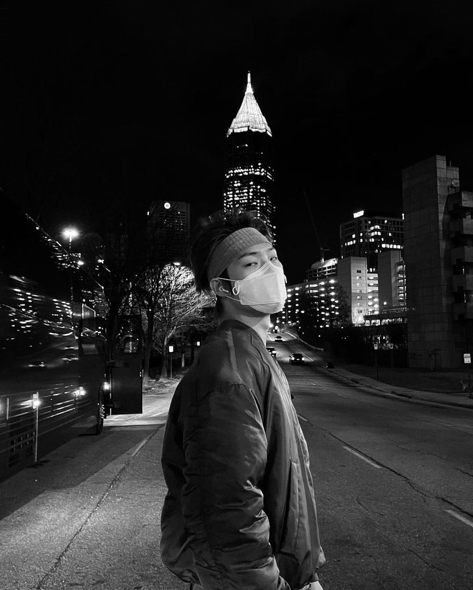 thinkingabtsmg's tweet image. i'm in love with him