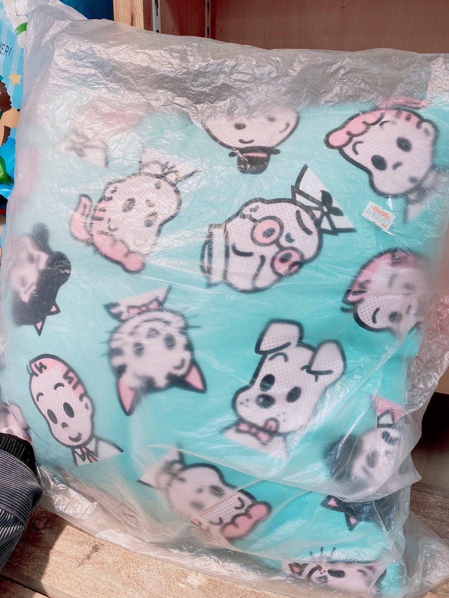 VVaoba's tweet photo. 🌋最終営業日なのでスタッフのマジのおすすめ品紹介🌋

💸全部半額💸

🦚アニマルパスポーチオオハシ
¥2420→¥1210
🦟夏野菜香取り箱
¥2178→¥1089
🐳動物ブランケットくじら
¥2849→¥1425
🍩OSAMUクッション(ラス1！)
¥3565→¥1783

お取り置きは承っておりませんので早い者勝ち🙆‍♀️🙆‍♂️
お待ちしてます！ https://t.co/WJAh1az5uf