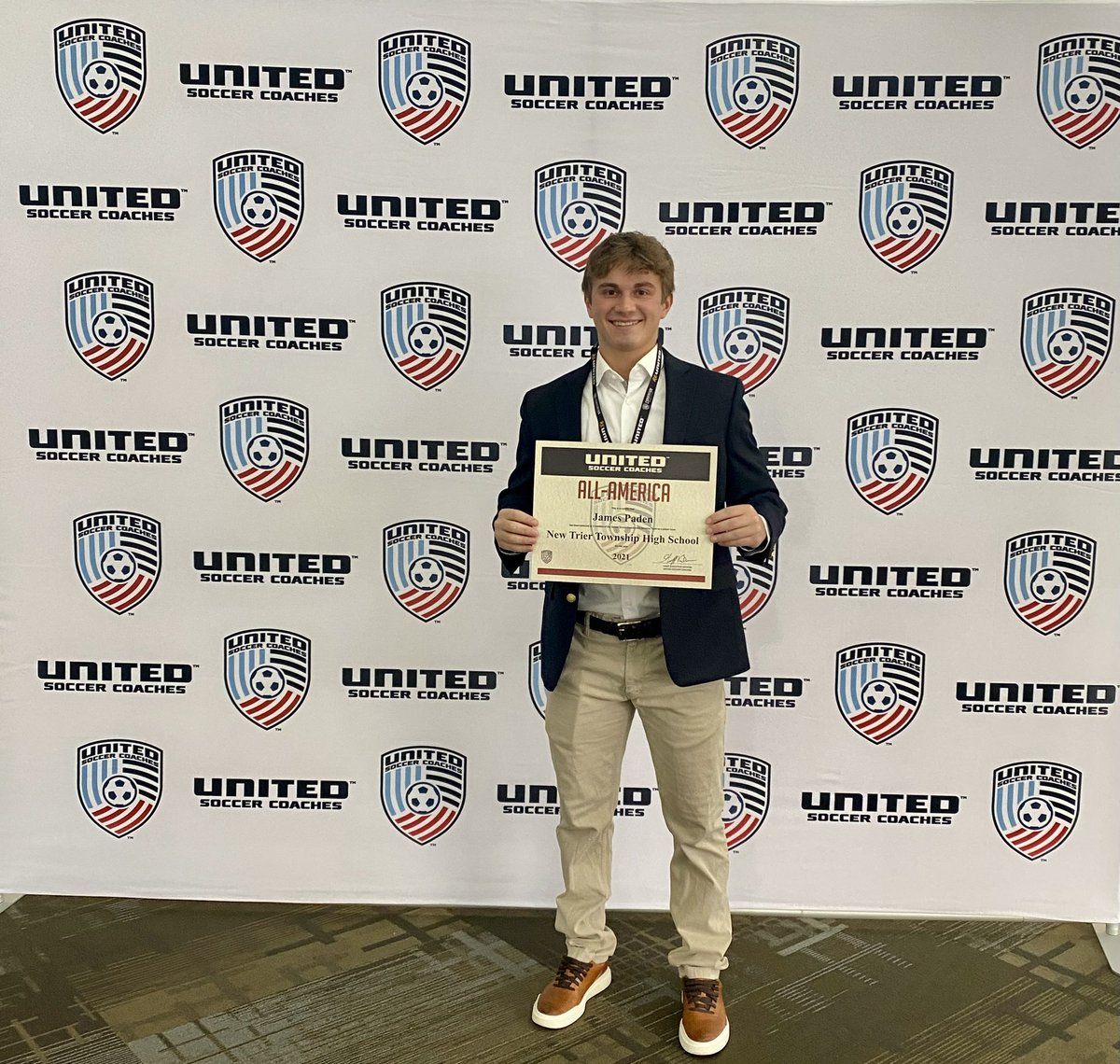 ntbs_official's tweet photo. Tonight senior captain James Paden received his Fall 2021 All American Award in Kansas City at the @UnitedCoaches National Convention! Congrats, James and Paden Family! ⚽️🏅🇺🇸👏

#GoTrevs #COYT #WeAreOne https://t.co/MS6CHr0kq4