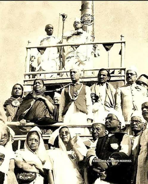 IndiaTales7's tweet photo. A picture is worth a thousand words...

Recognize your true heroes!

#NetajiSubhasChandraBose https://t.co/n2pmd4WYq4