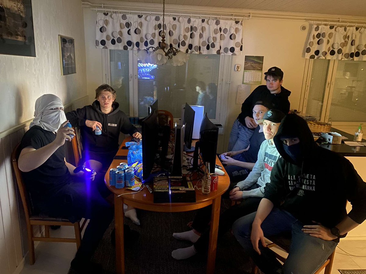 Bootcamp with the boys before the playoffs begin🎩
#kannuhimaa