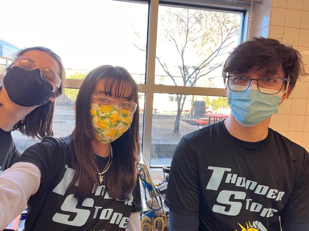 Our drive team at the Alexandria 2 Qualifier today! Featuring our robot, cricket 🦗 

#FTC #FIRSTChesapeake #freightfrenzy