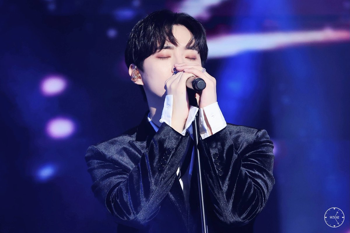 LeeJzTIME's tweet photo. [HQ] 220122 JUNHO THE MOMENT #준호 #이준호 #JUNHO #LeeJunHo #JUNHO_THE_MOMENT #2PM #투피엠
넋을 놓고 볼 수 밖에 없는 사람 https://t.co/6QiDGxAajS