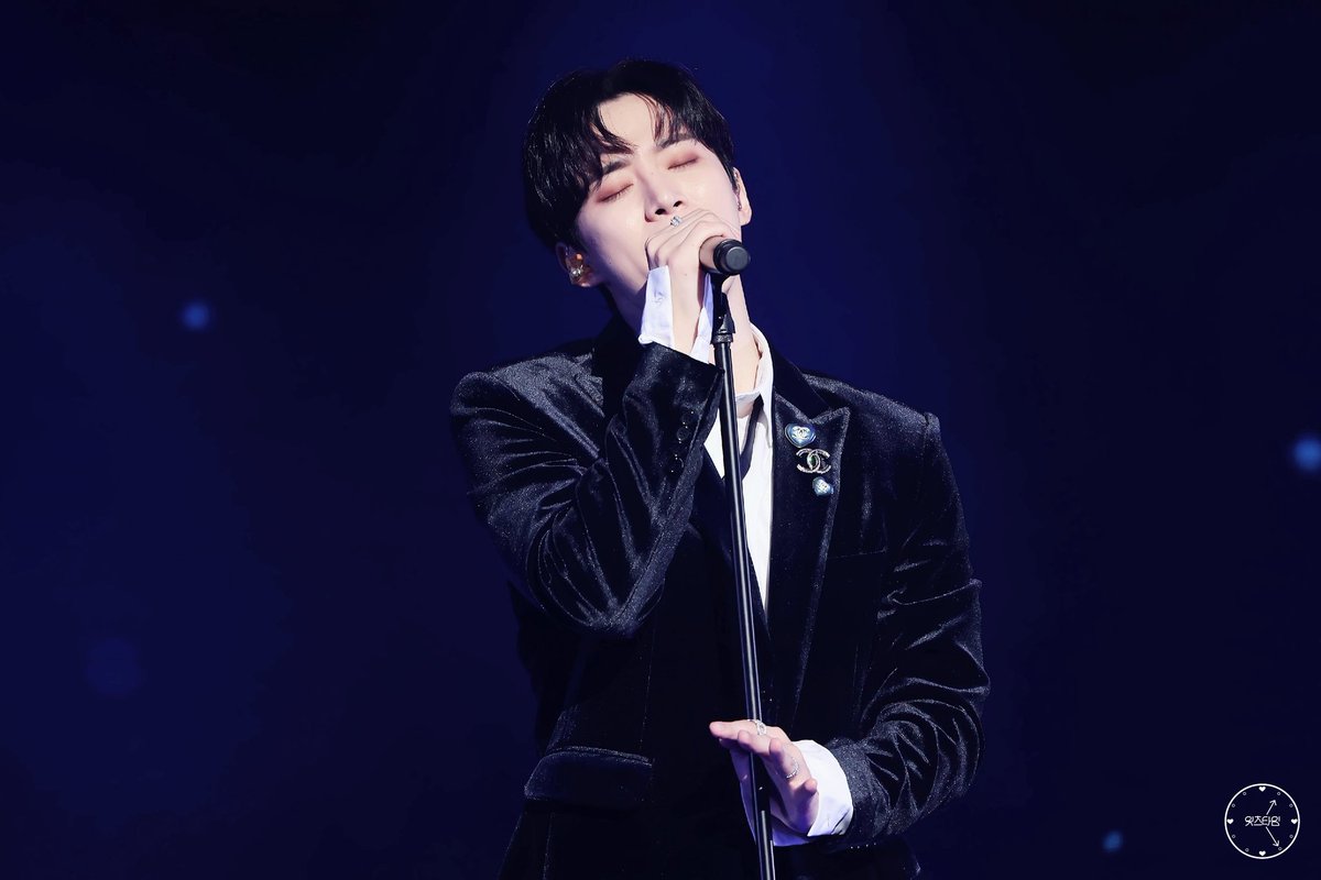 LeeJzTIME's tweet photo. [HQ] 220122 JUNHO THE MOMENT #준호 #이준호 #JUNHO #LeeJunHo #JUNHO_THE_MOMENT #2PM #투피엠
넋을 놓고 볼 수 밖에 없는 사람 https://t.co/6QiDGxAajS