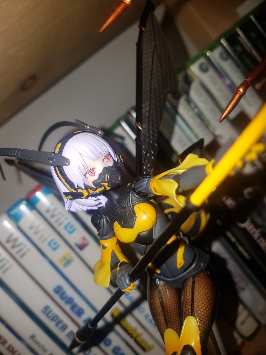 TheLocalBard's tweet photo. They're still fighting, now on my brother's videogame shelf!

#Transformers #BeastWars #Blackarachnia #SnailShell #SnailShellWaspGirl #Bee03WWaspGirl https://t.co/9z0sEdEiDy