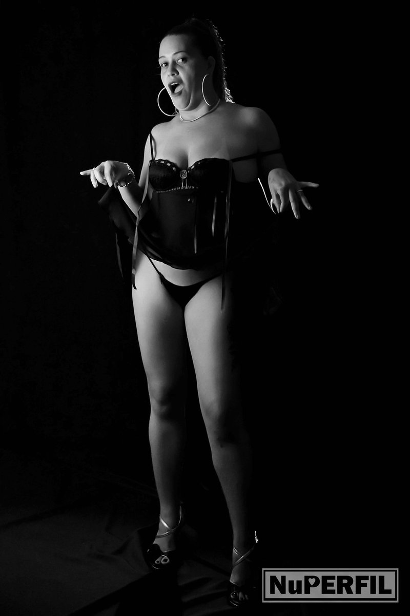 Você ainda não conferiu os detalhes desse ensaio incrível? Então veja agora e contemple cada momento de Dani Lima: bit.ly/34HHYO9

📸🖤