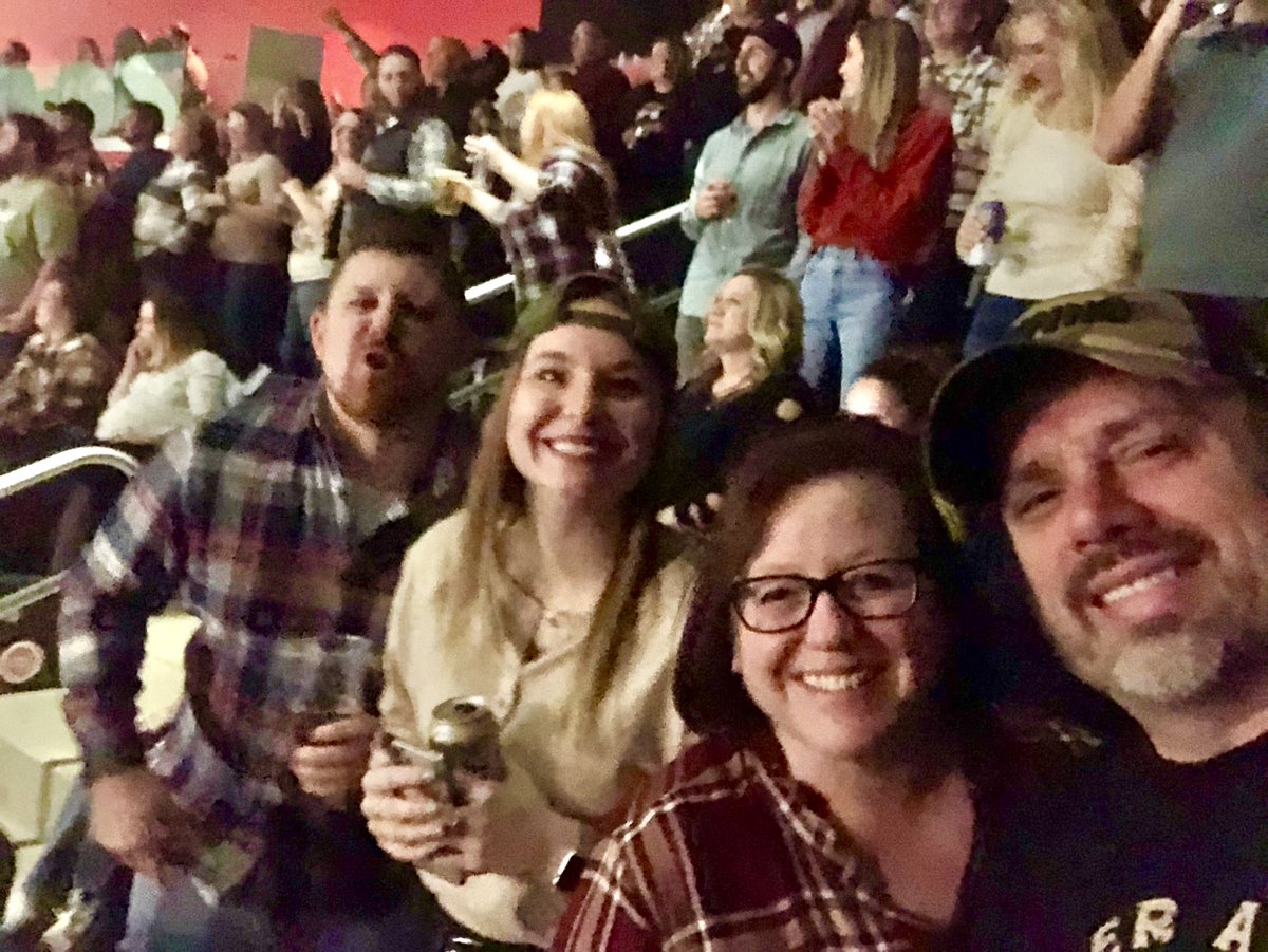 NicholeDarling4's tweet photo. #EricChurch https://t.co/g6SBlg59FZ