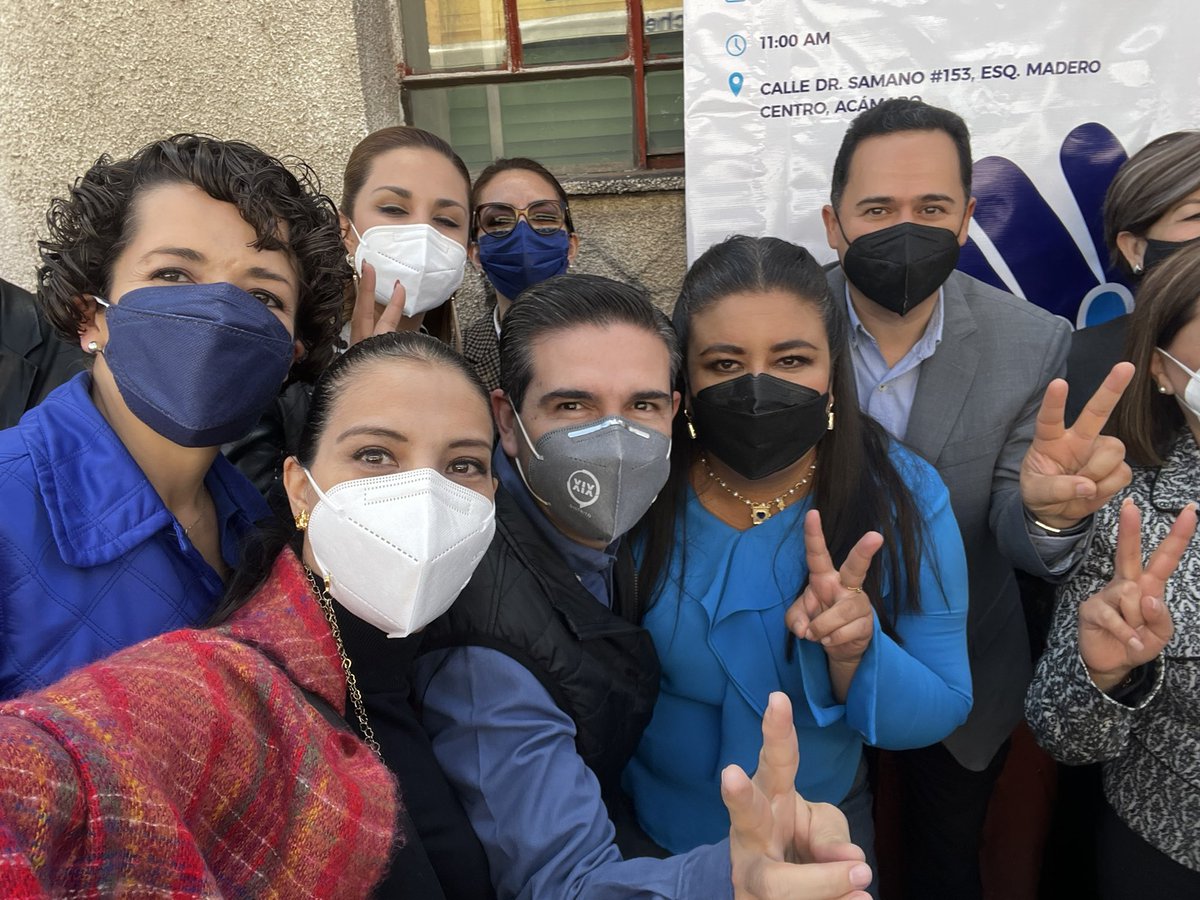 VeroVAcarpediem's tweet photo. El trabajo estaba ya iniciado pero qué gusto acompañarte a inaugurar tu casa de gestión y oficinas móviles @diaz_larrondo 👏🏼 Enhorabuena! #QueElSurSeEscuche #DiputadosPANGto #DistritoXXII💪🏻🇲🇽💙 https://t.co/Y5JiQMYA5w