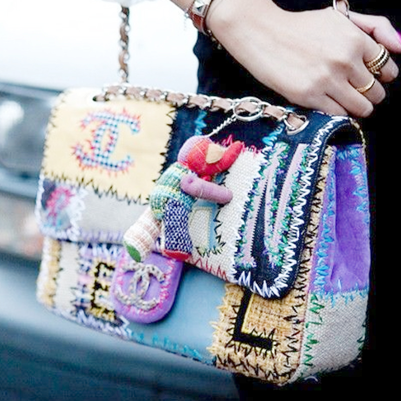 From designer handbags to cheap women's bags in a large variety of colors