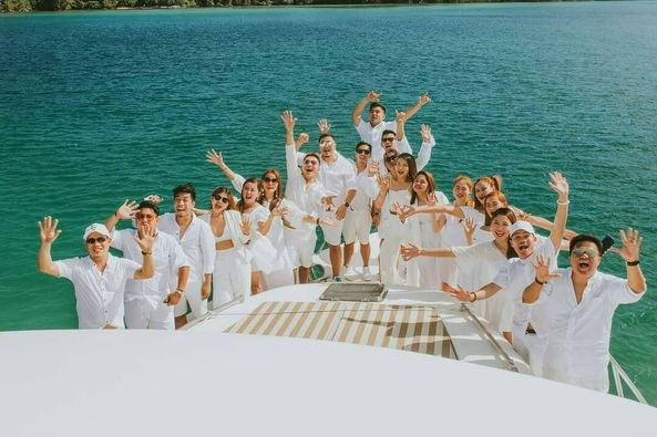 CoachRaner's tweet photo. Great things in business are never done by one person they're done by a team of people,   .And there's out fearless leader, Mark Harmon. We all really enjoy working together, so if would be a shame if we weren't all there having fun together.
📌Happy Day!😇 https://t.co/BZjuRheN9a