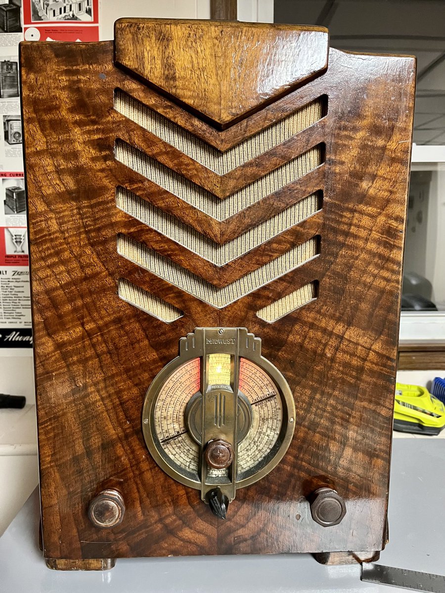 allysencallery's tweet image. I’m in bed alone while my husband is in the basement, he’s not texting another woman, he’s just obsessed w his new Art Deco tube radio he’s in love with now 🤪 #ontheworkbench