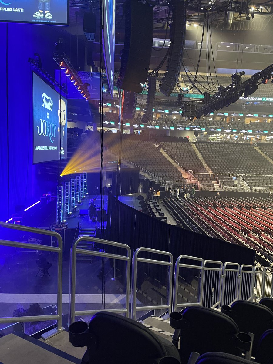 rselndn's tweet photo. #jokoyinseattle https://t.co/h5OxOUOLjR