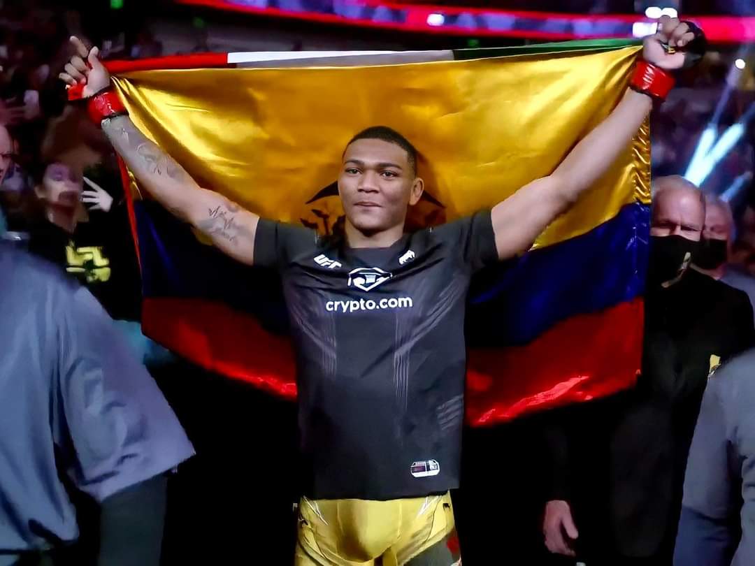 KevPaulchamba's tweet photo. Debut con triunfo para #Michael #Morales en UFC!!!

El ecuatoriano venció por TKO al estadounidense Trevin Giles, en el #UFC270 - Honda Center. Y solo le tomó un round para llevarse la victoria. ¡Grande #Michael #Morales!👏🇪🇨🤙😎

 #UFC https://t.co/l7FDLrHu1Q