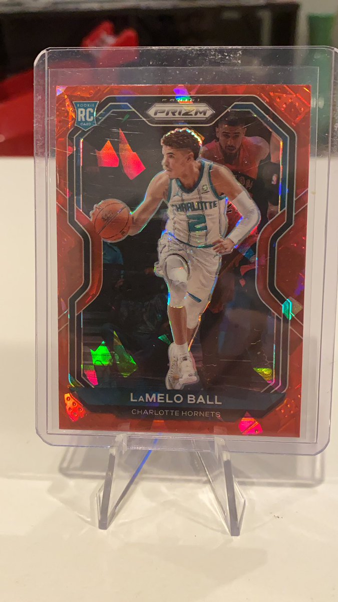 RT @203CardZ: Lamelo Ball Red Cracked Ice $145 shipped no trades @HobbyConnector @sports_sell https://t.co/qnsMHGaSPN